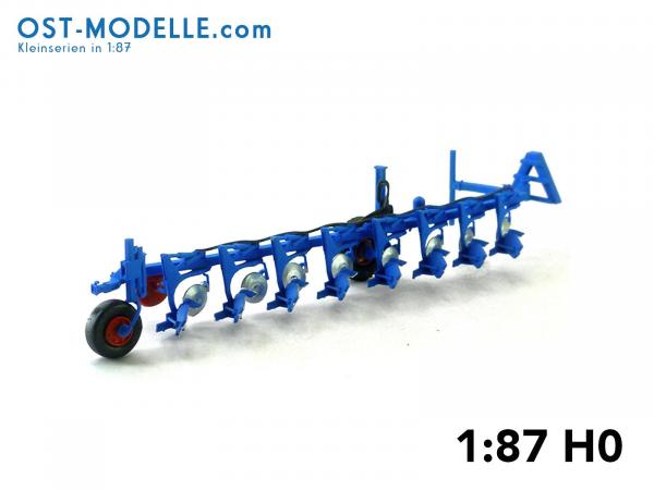 Aufsattelbeetpflug Fortschritt B550 Transportstellung blau